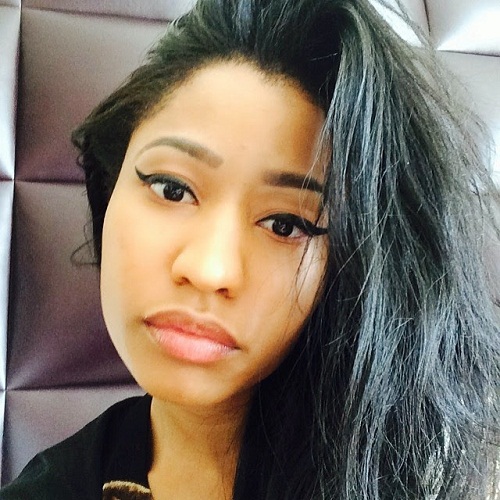 Nicki Minaj no makeup - selfie