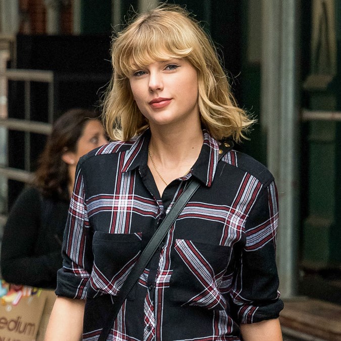 Taylor Swift no makeup - street style