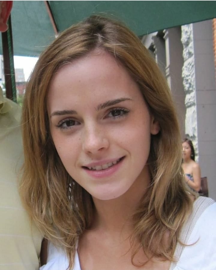 Emma Watson no makeup 