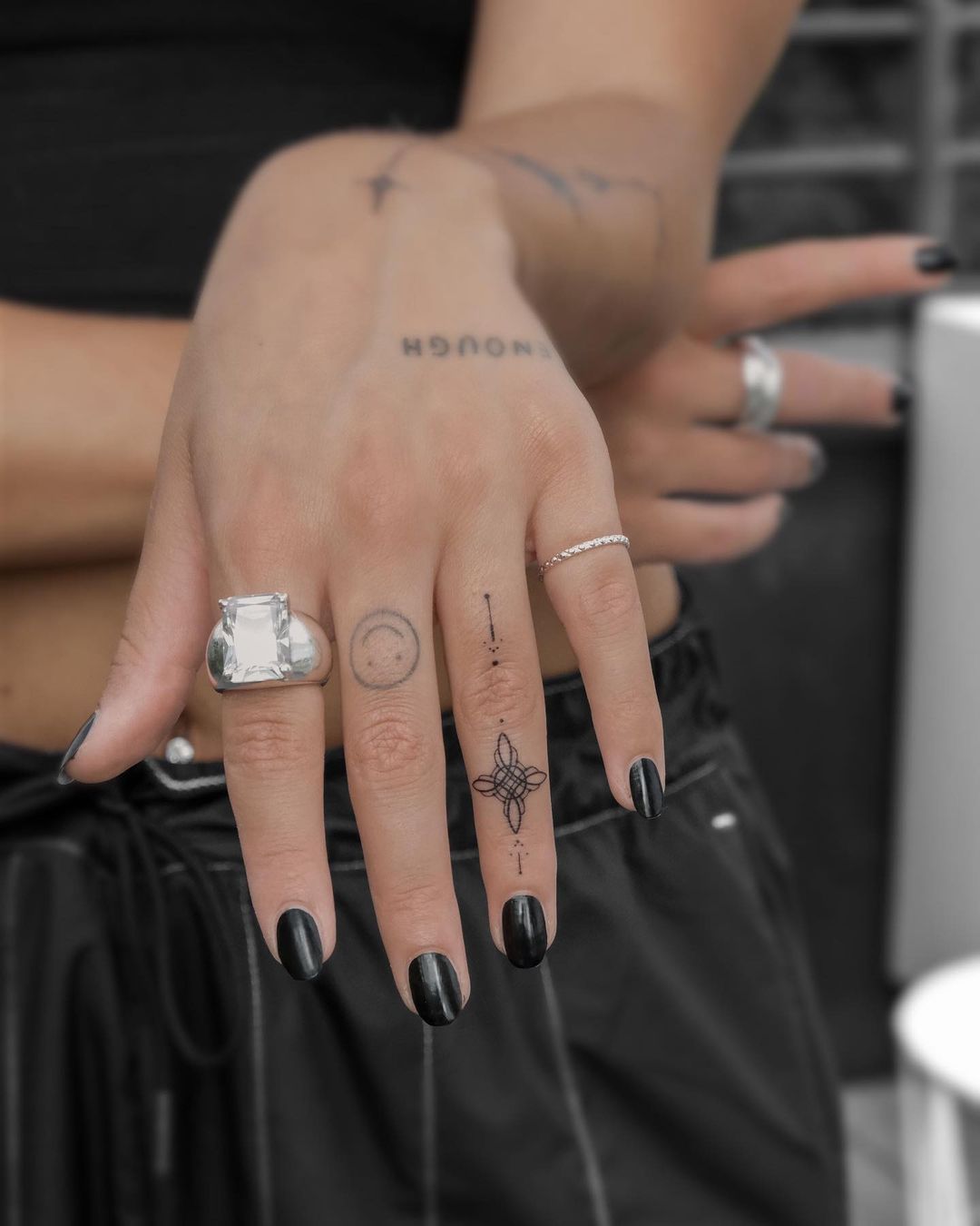 Finger Tattoo