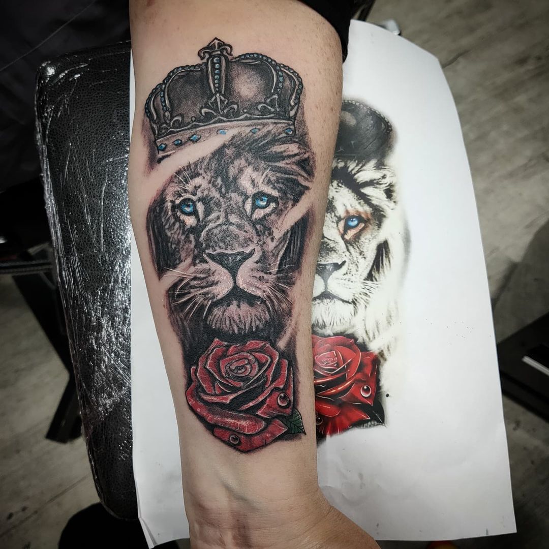 Tattoo of Lions Crowns