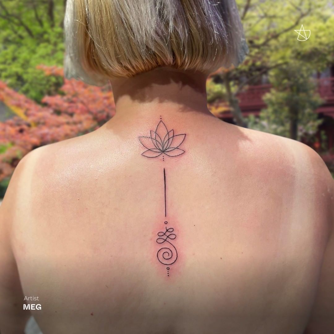 28 Delicate But Beautiful Spine Tattoo Designs For Women  The XO Factor