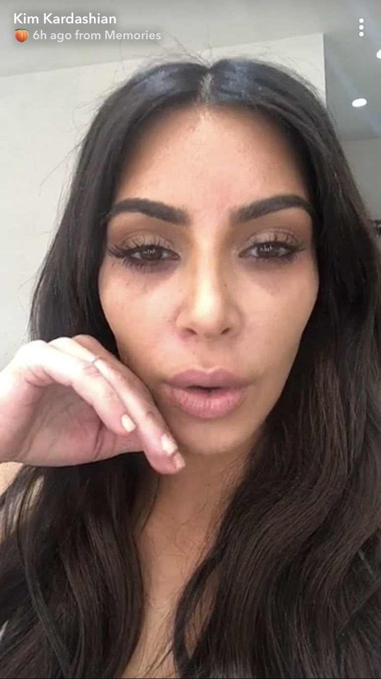 10 Kim Kardashian's Stunning No-Makeup Looks.