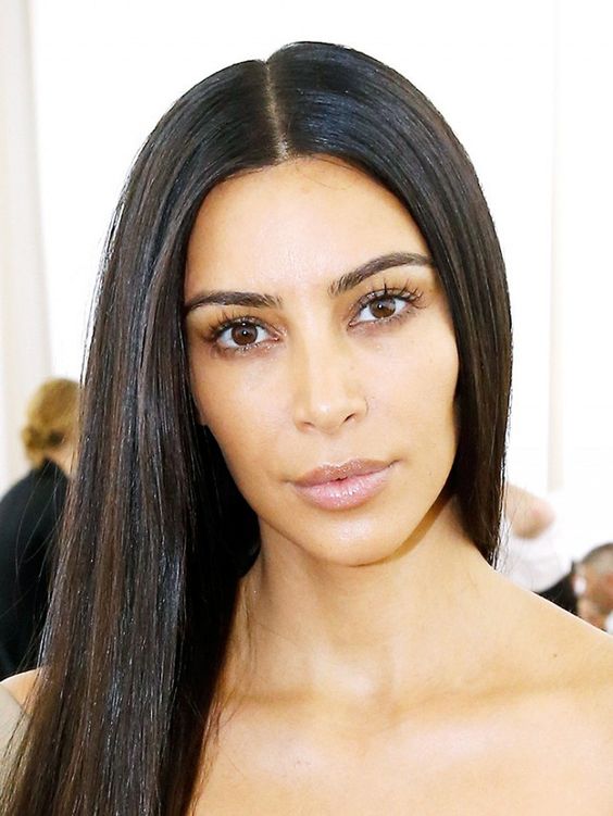 10 Kim Kardashian's Stunning No-Makeup Looks.