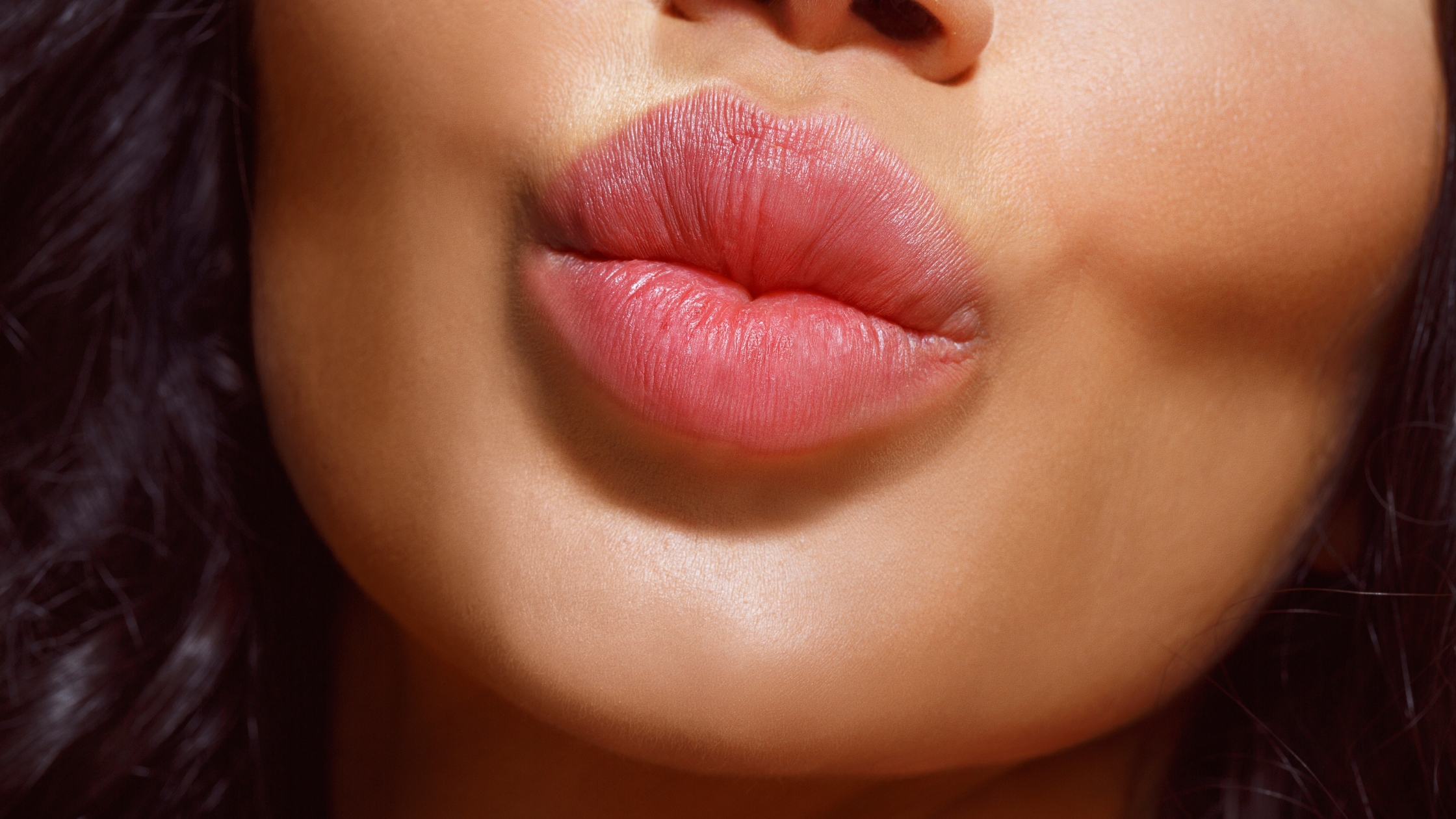 DIY Lip Scrub: Homemade Recipes for Luscious Lips
