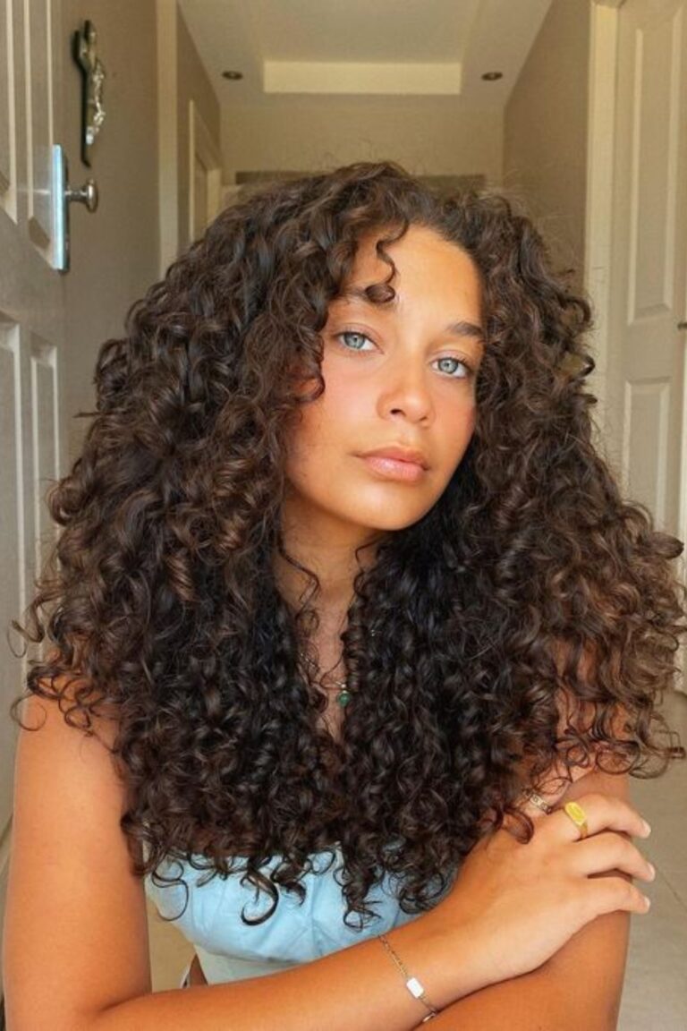 Guide to Curtain Bangs for Women with Curly Hair - Wittyduck